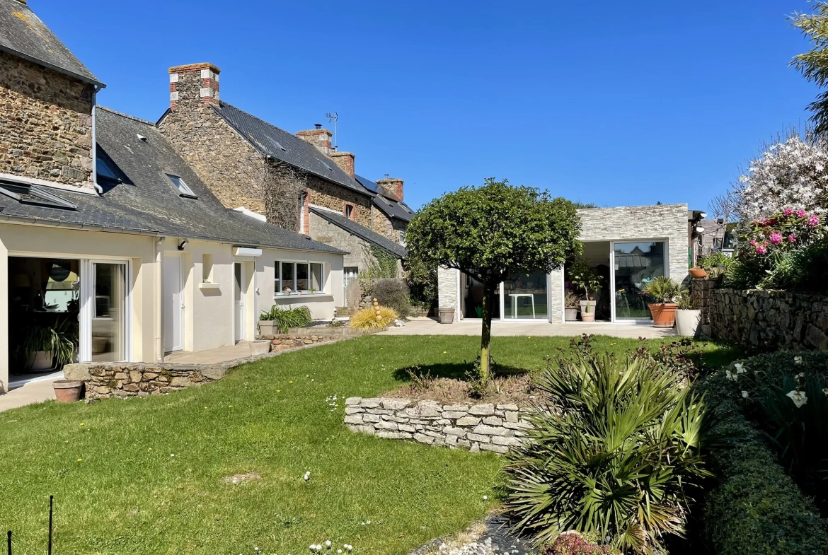 Maison en pierre à Goudelin avec jardin, terrasses et dépendances – 177 m2 