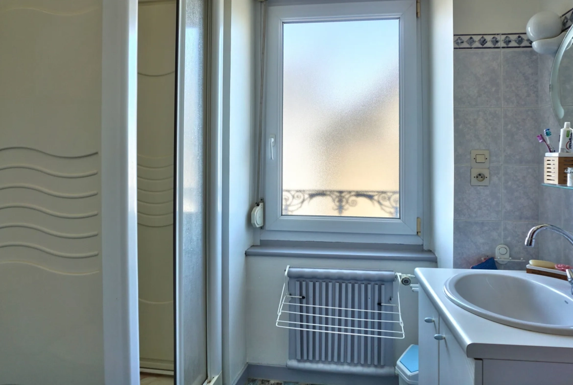 Maison en pierre à Goudelin avec jardin, terrasses et dépendances – 177 m2 