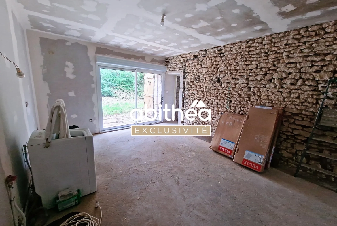 Charmante maison charentaise à rénover de 120 m² avec jardin en campagne 