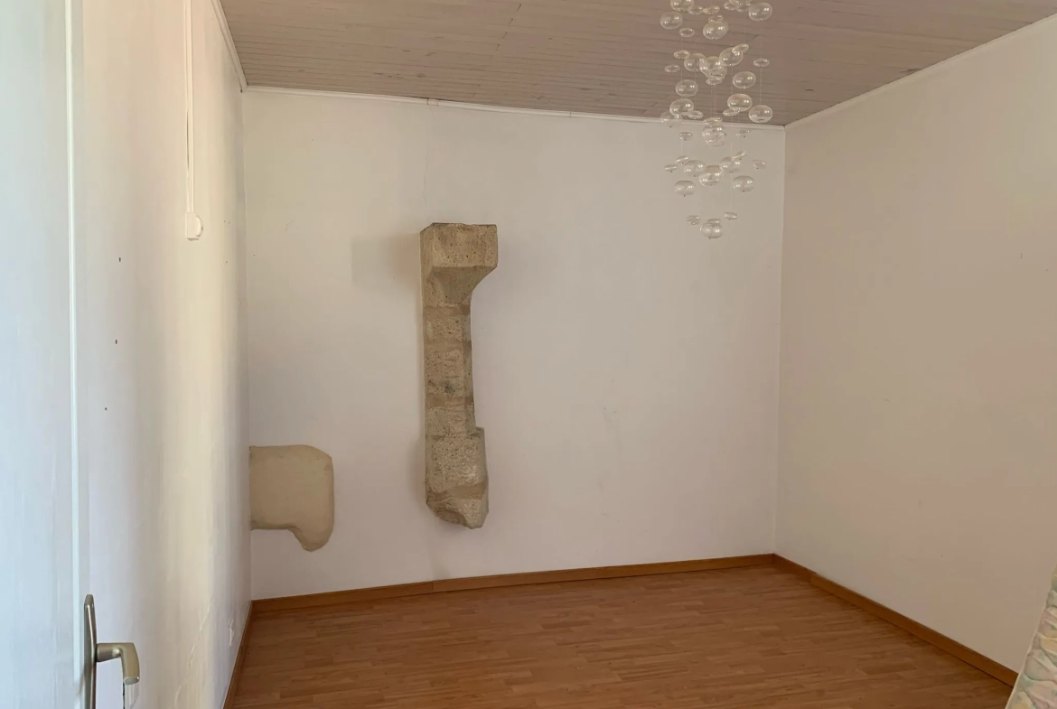 Maison en pierre de 177 m² avec dépendances entre Sauveterre de Guyenne et La Réole 