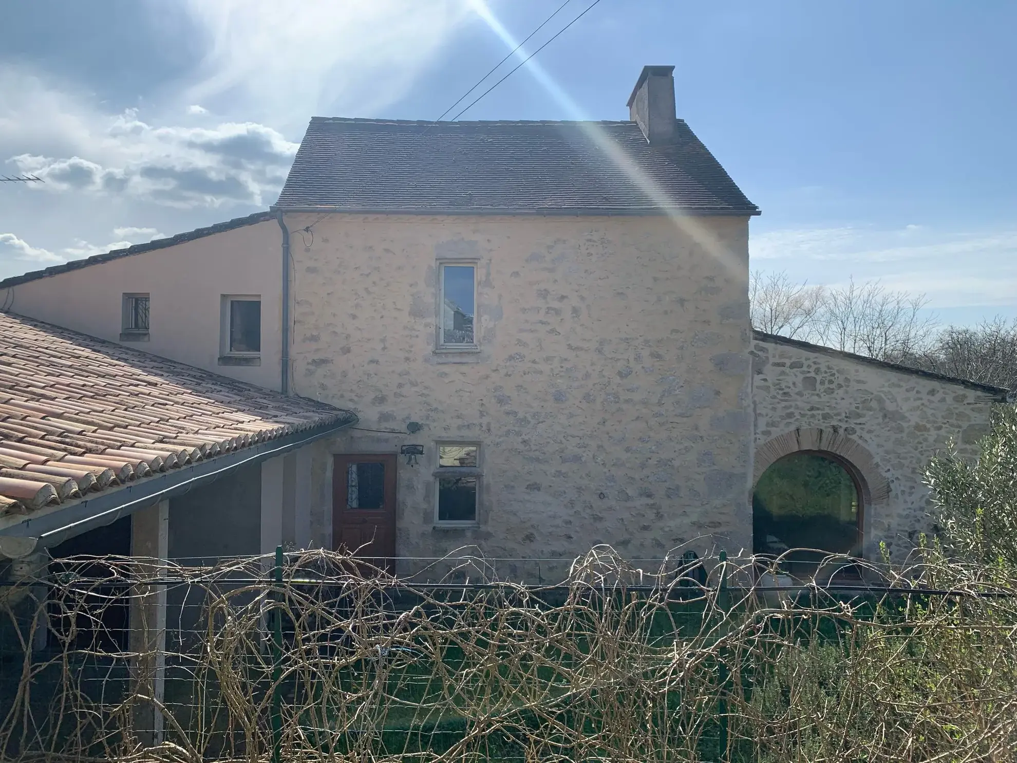 Maison en pierre de 177 m² avec dépendances entre Sauveterre de Guyenne et La Réole 