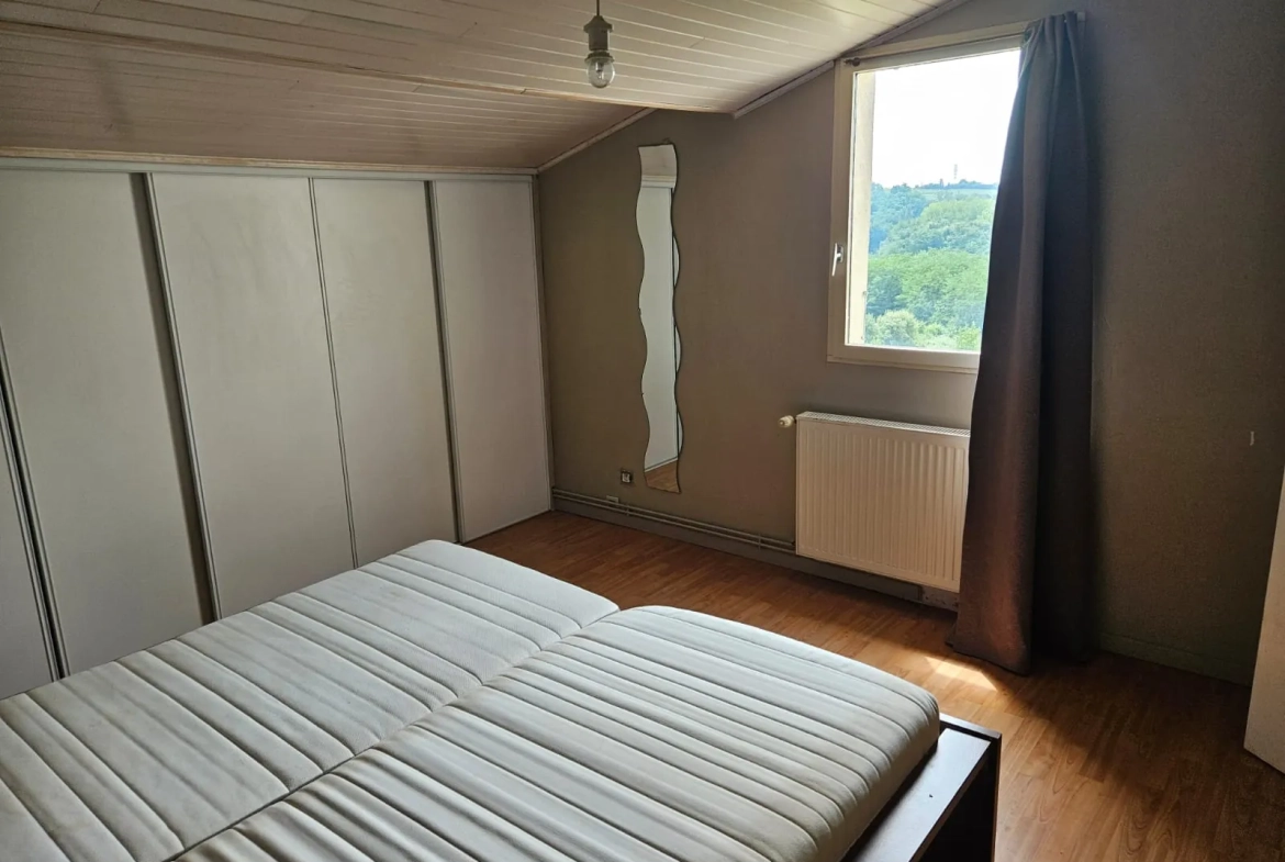 Maison en pierre de 177 m² avec dépendances entre Sauveterre de Guyenne et La Réole 