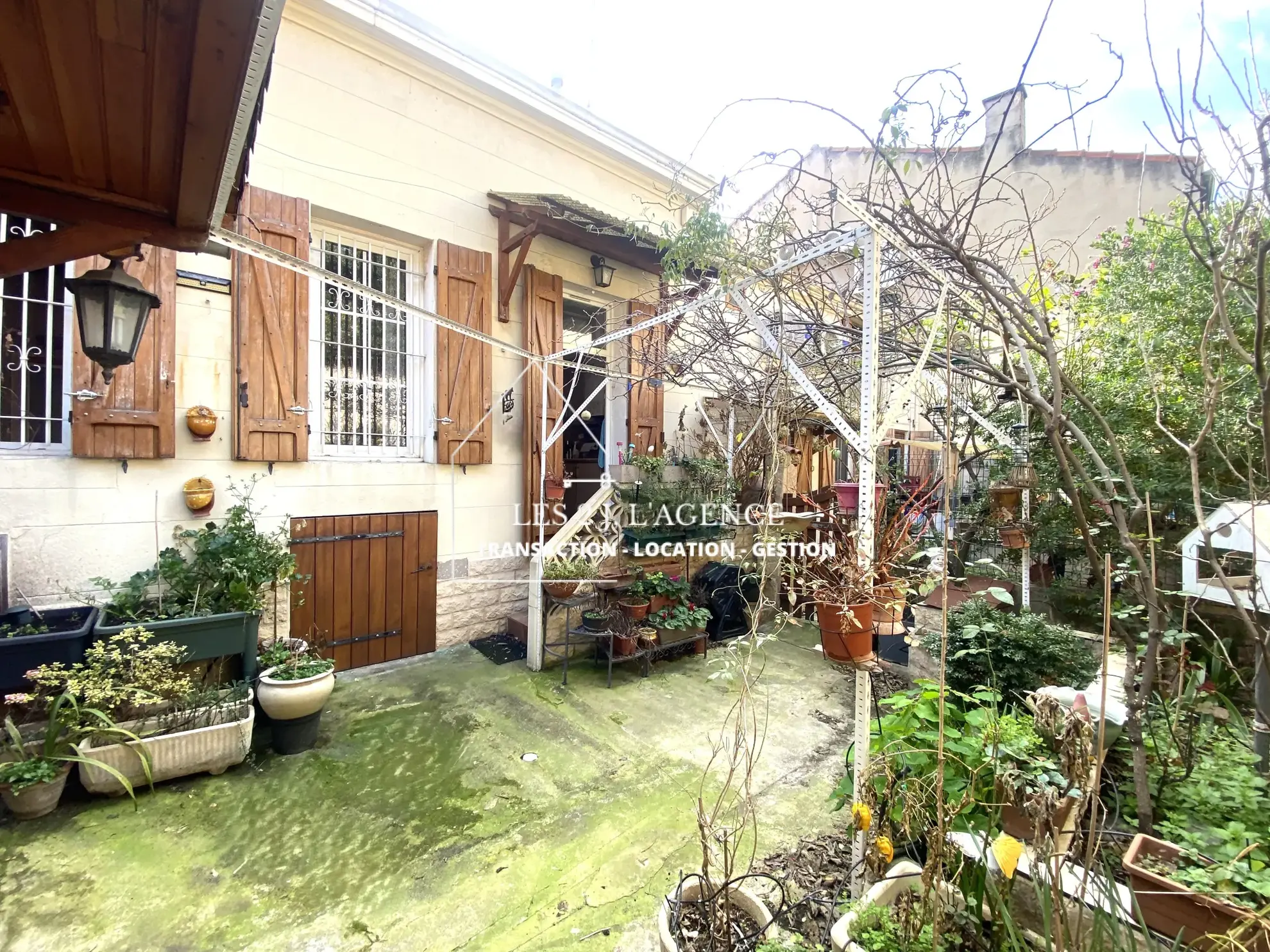 Maison de ville avec jardin à Marseille proche Bon Secours et Saint Gabriel 