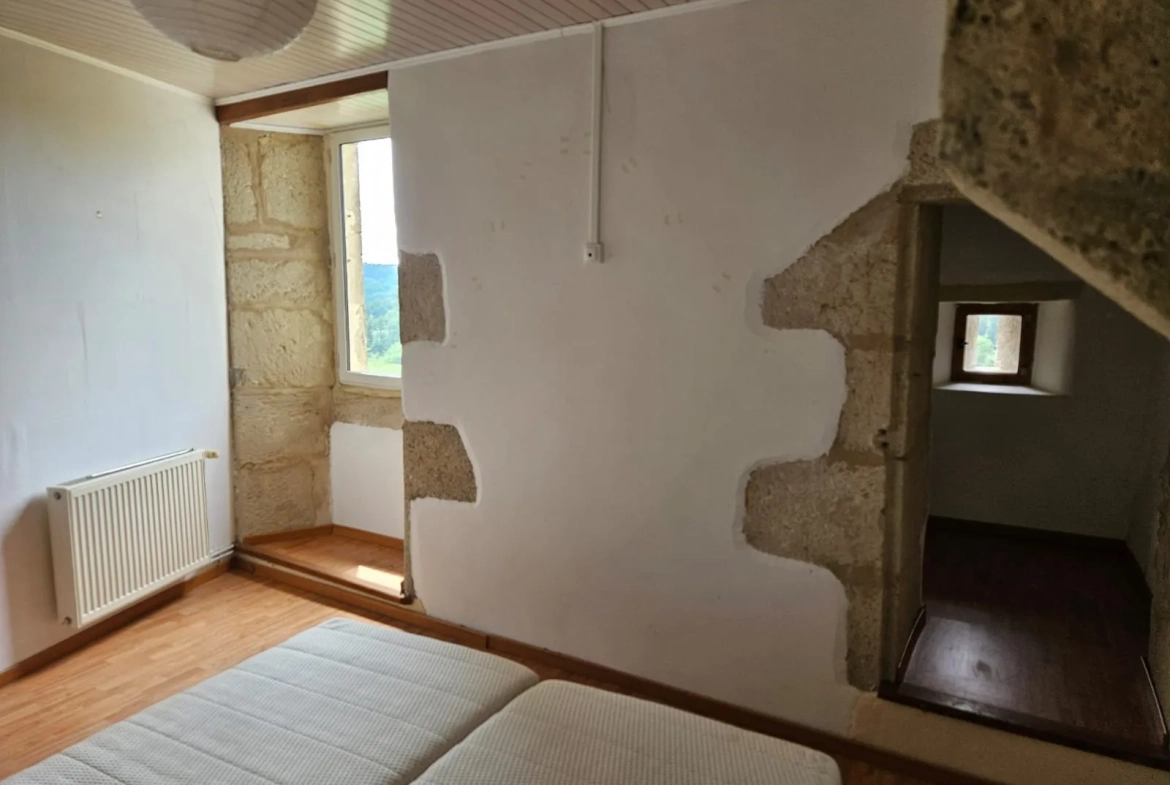 Maison en pierre de 177 m² avec dépendances entre Sauveterre de Guyenne et La Réole 