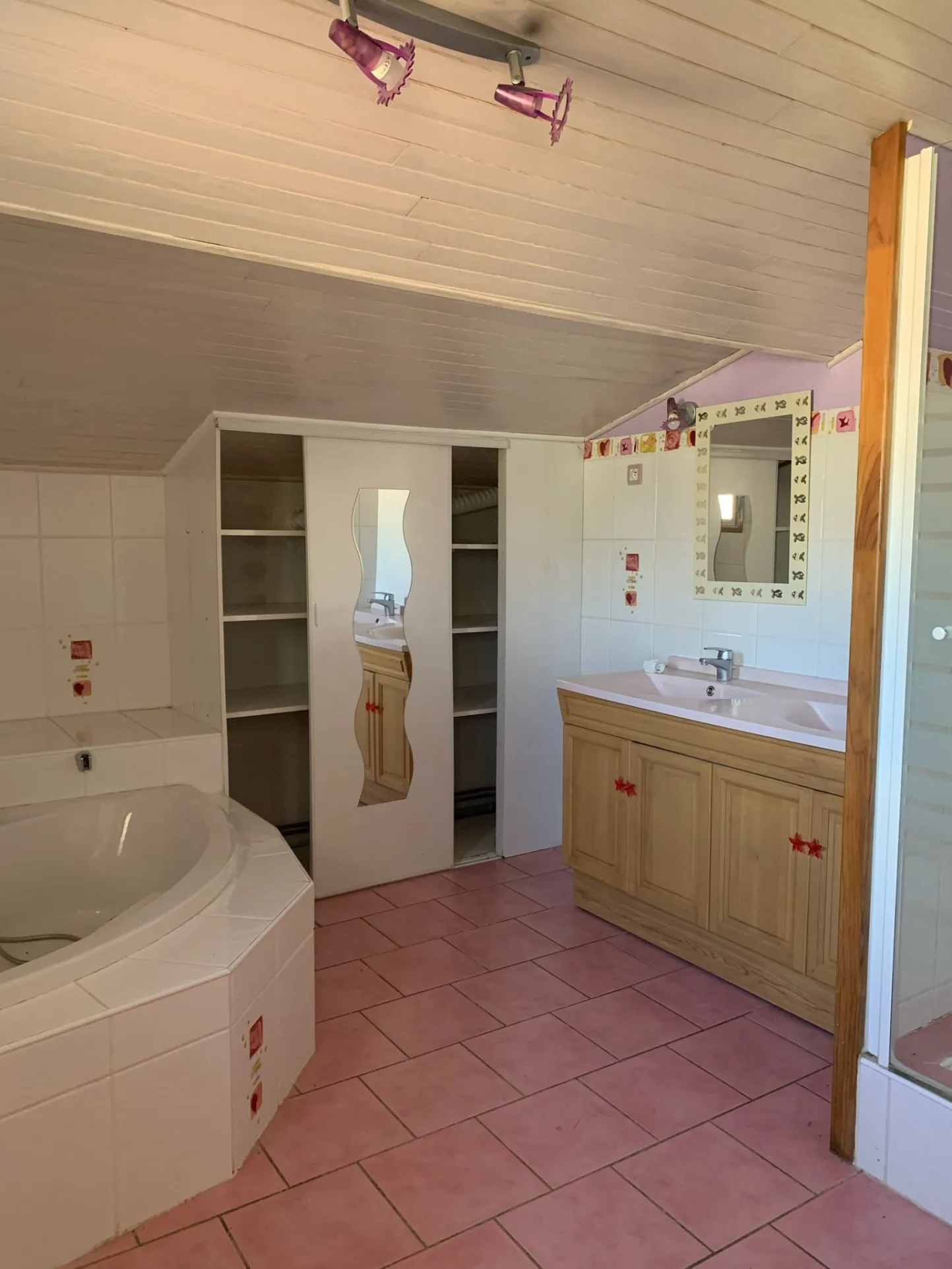 Maison en pierre de 177 m² avec dépendances entre Sauveterre de Guyenne et La Réole 