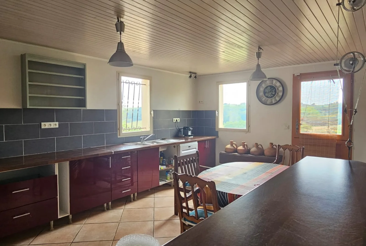 Maison en pierre de 177 m² avec dépendances entre Sauveterre de Guyenne et La Réole 