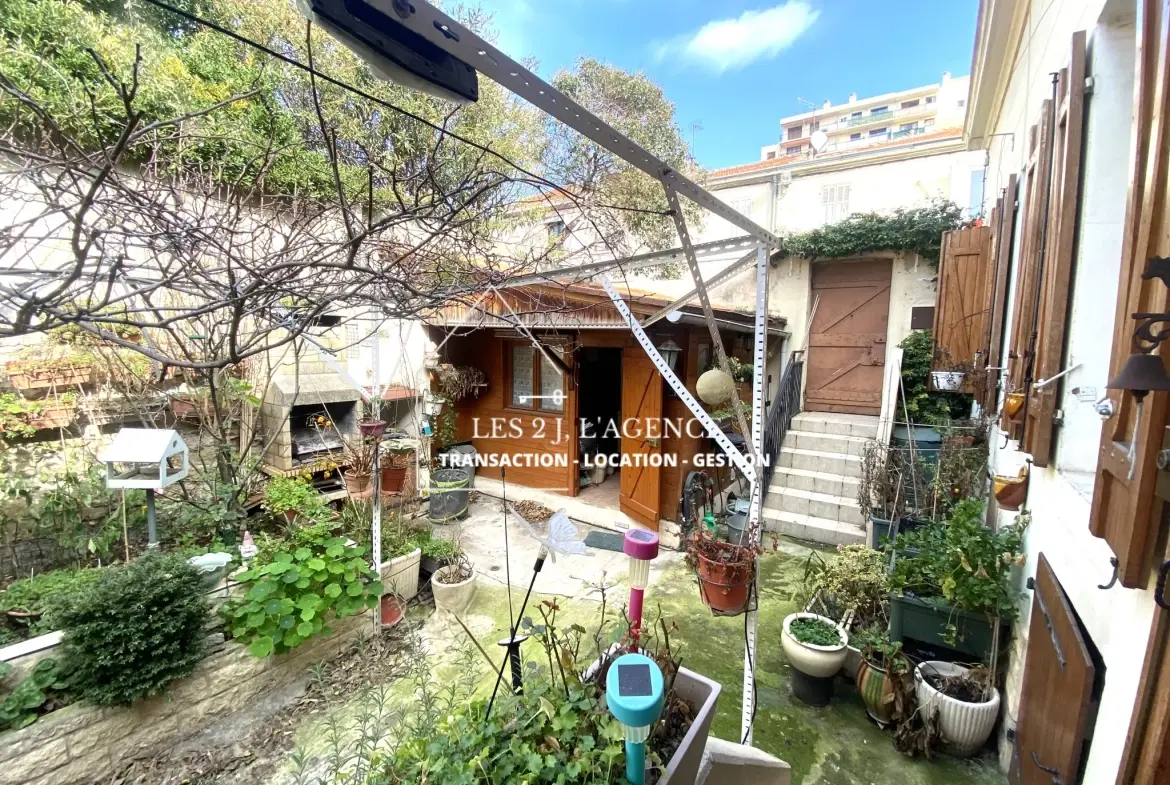 Maison de ville avec jardin à Marseille proche Bon Secours et Saint Gabriel 