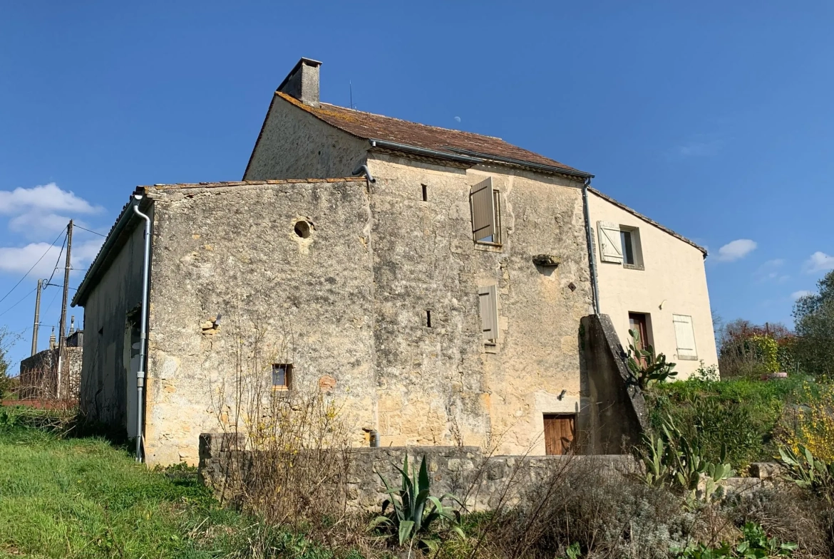 Maison en pierre de 177 m² avec dépendances entre Sauveterre de Guyenne et La Réole 
