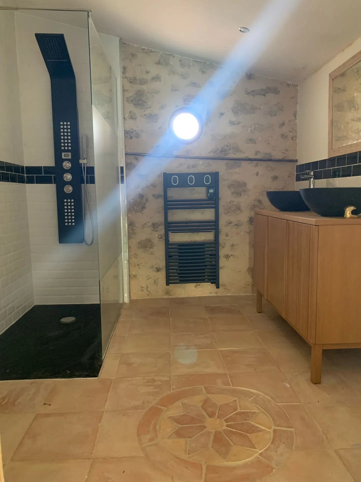 Maison en pierre de 177 m² avec dépendances entre Sauveterre de Guyenne et La Réole 