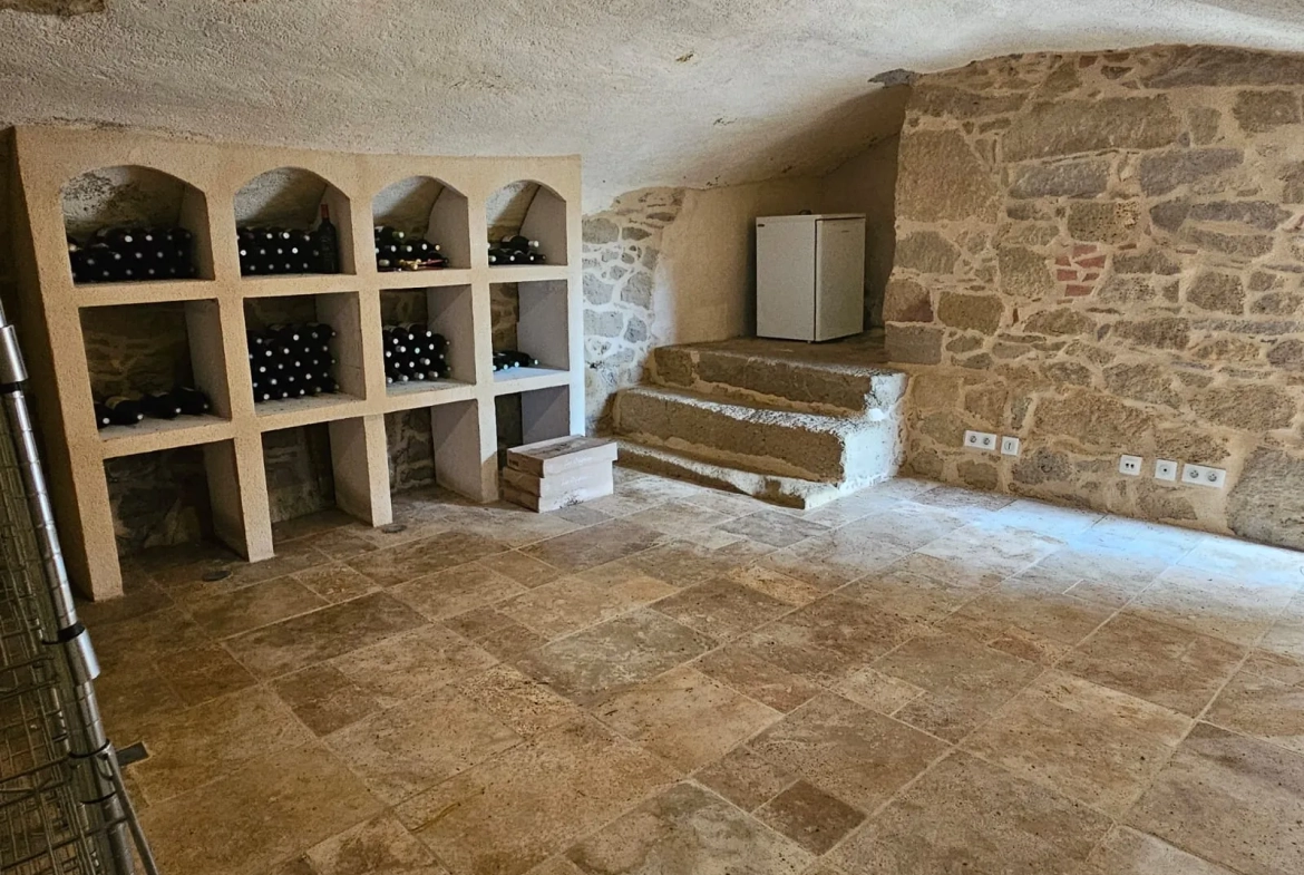 Maison en pierre de 177 m² avec dépendances entre Sauveterre de Guyenne et La Réole 