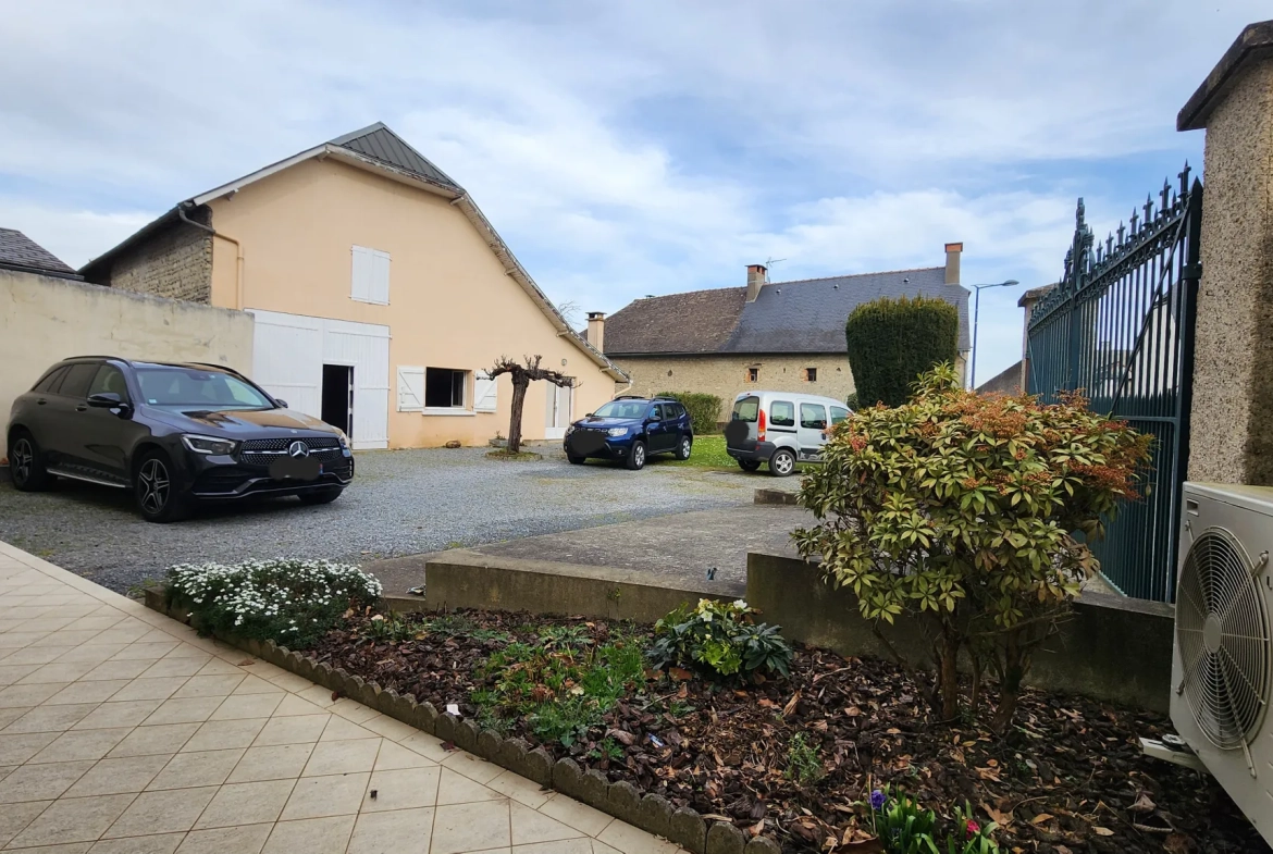 Belle maison familiale de 160 m² avec jardin à Juillan, idéal pour résidence ou investissement 