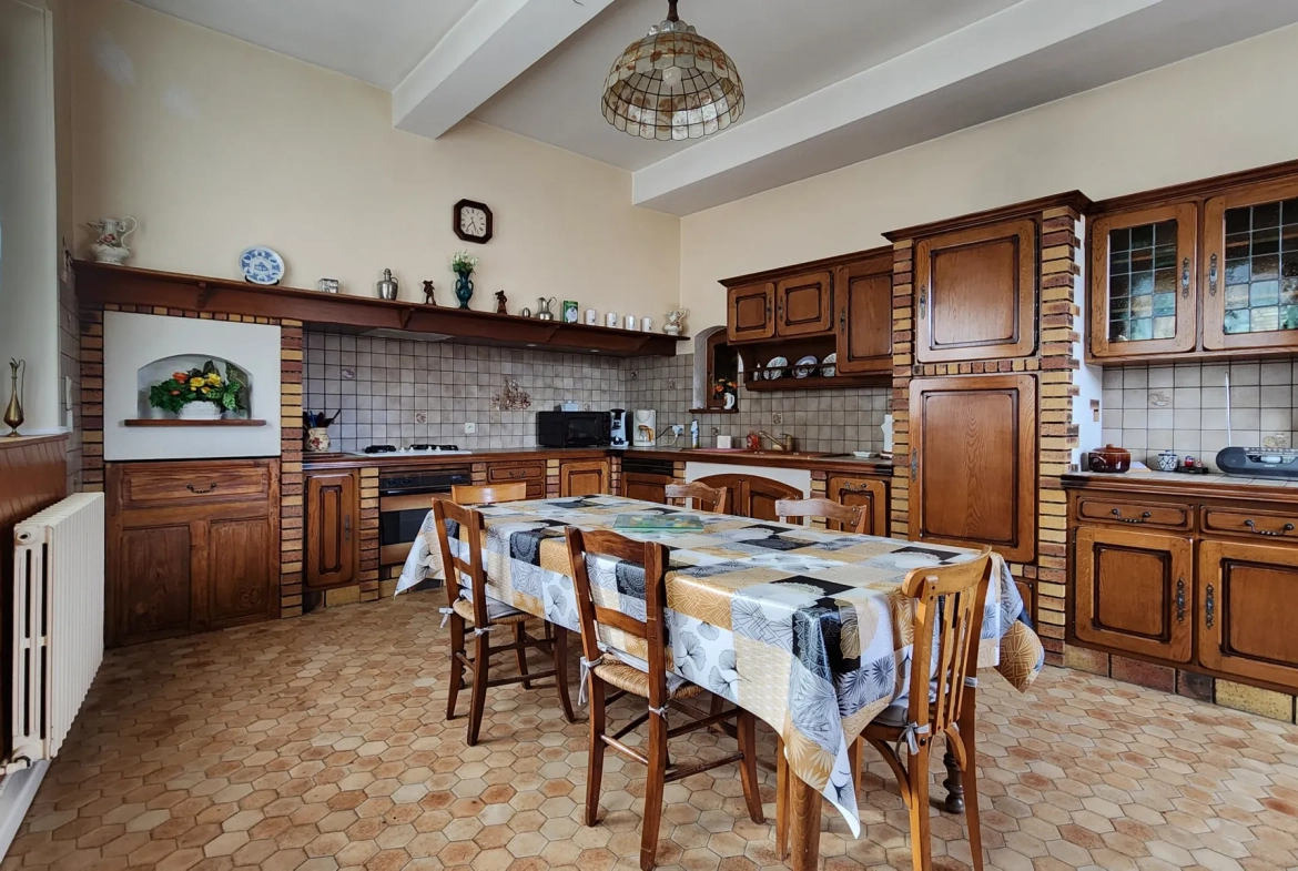 Belle maison familiale de 160 m² avec jardin à Juillan, idéal pour résidence ou investissement 