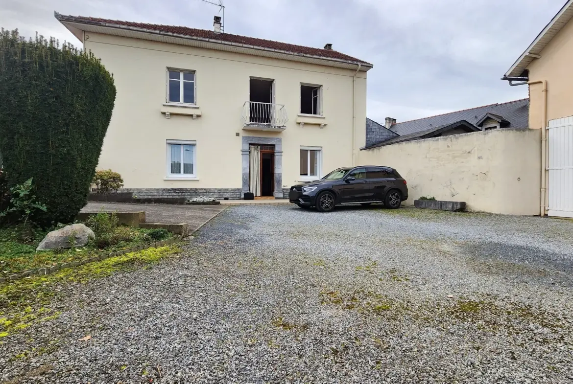 Belle maison familiale de 160 m² avec jardin à Juillan, idéal pour résidence ou investissement 