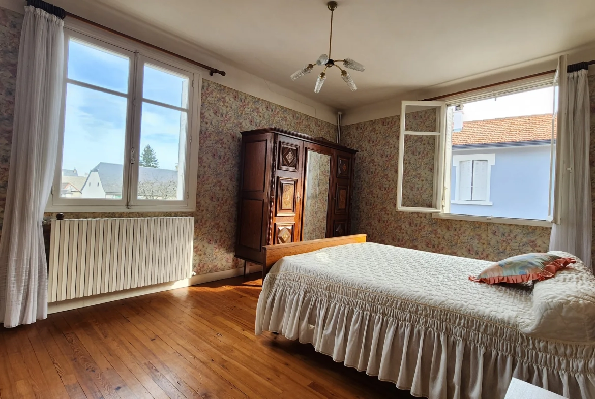 Belle maison familiale de 160 m² avec jardin à Juillan, idéal pour résidence ou investissement 