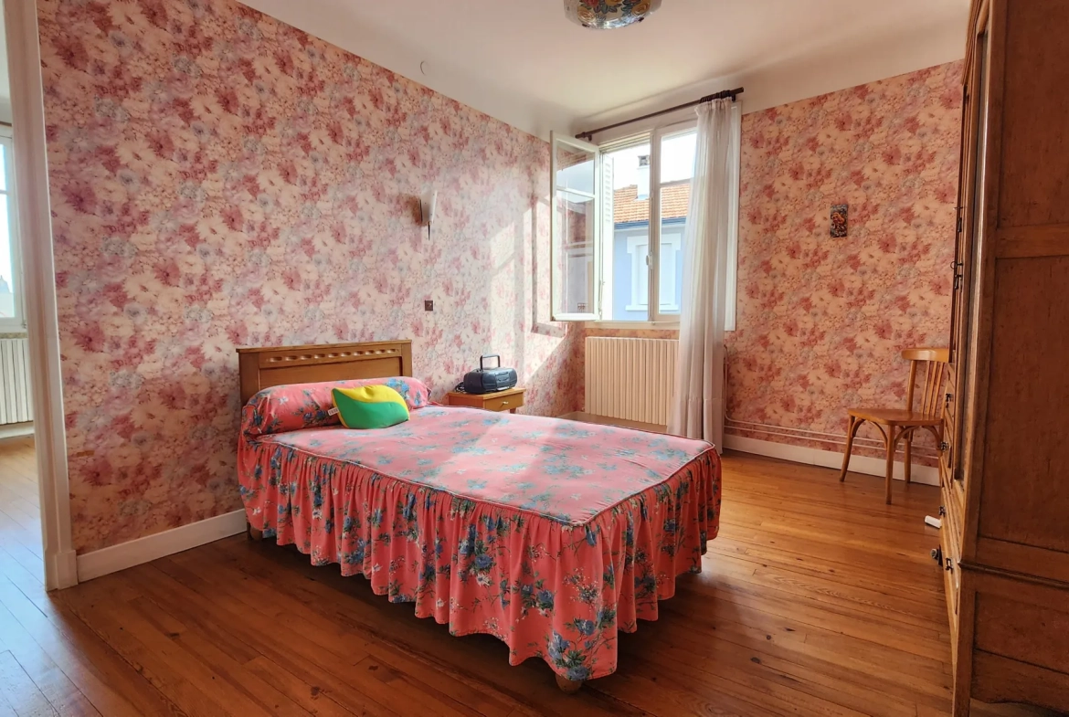 Belle maison familiale de 160 m² avec jardin à Juillan, idéal pour résidence ou investissement 