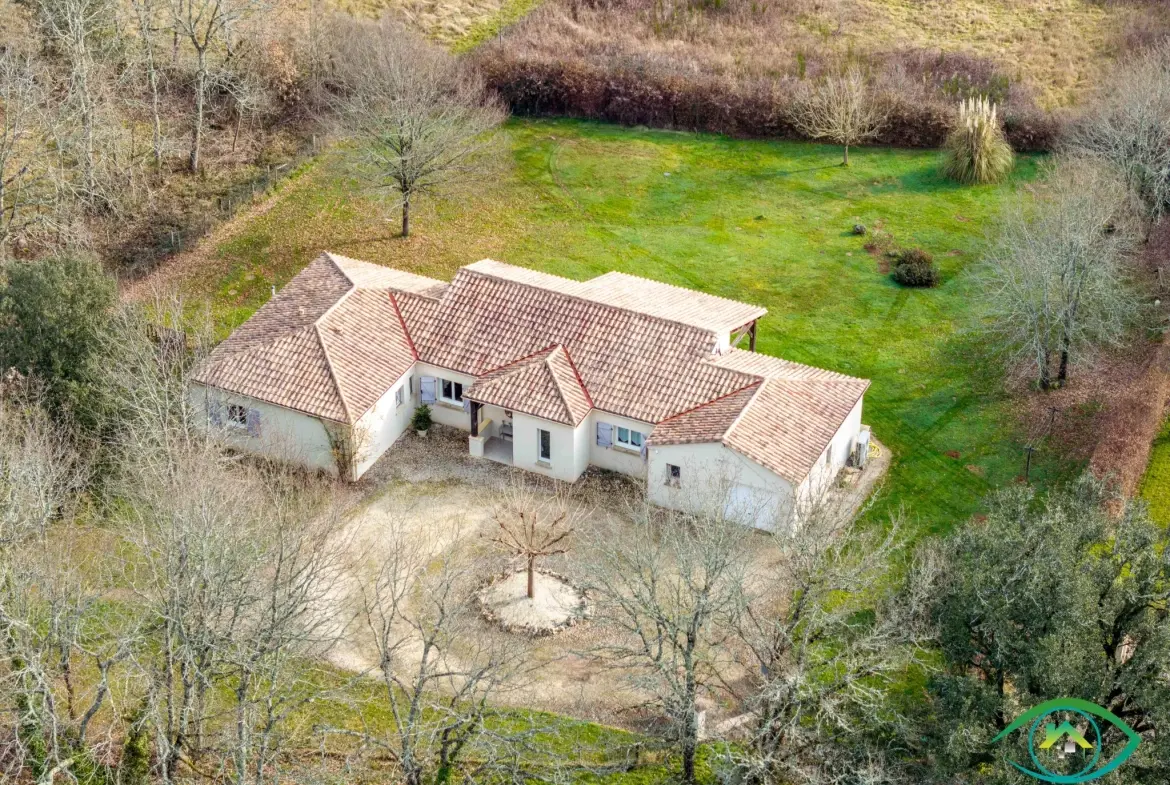 Belle maison récente de 130 m² avec terrasse à Lacapelle-Biron, environnement campagne 