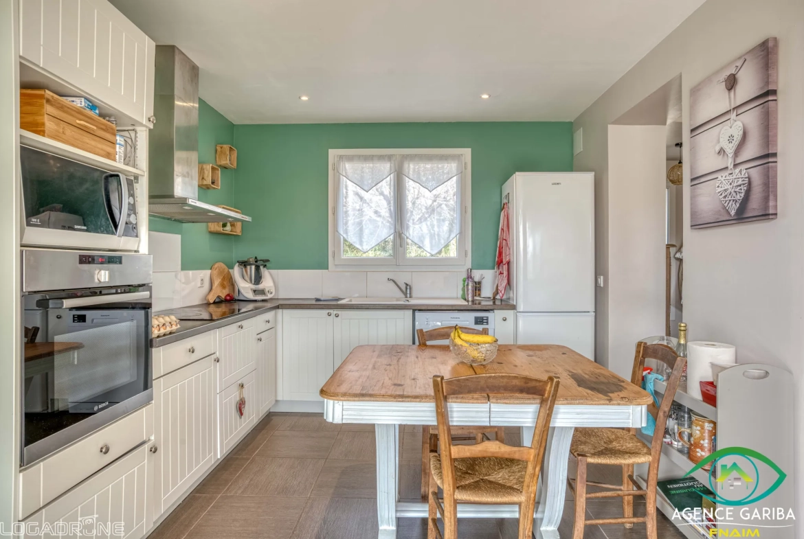 Belle maison récente de 130 m² avec terrasse à Lacapelle-Biron, environnement campagne 