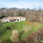 Maison récente de plain-pied à Lacapelle-Biron avec garage et terrasse