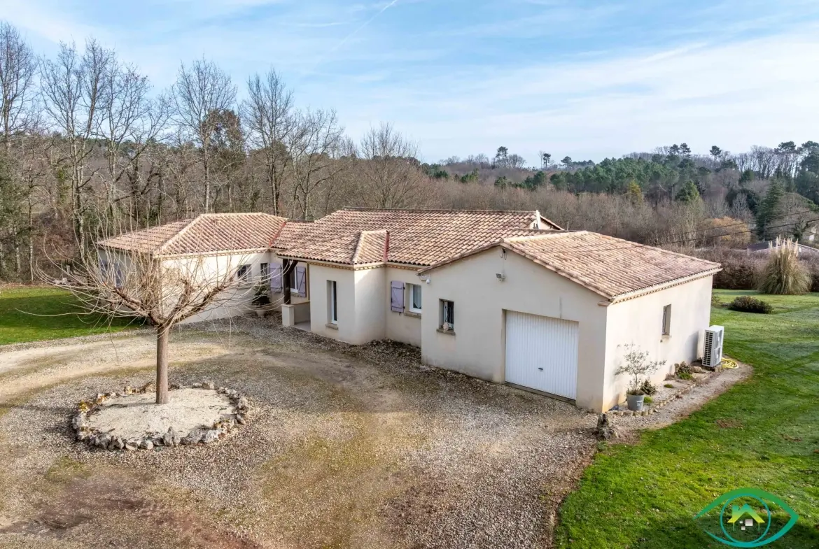 Belle maison récente de 130 m² avec terrasse à Lacapelle-Biron, environnement campagne 