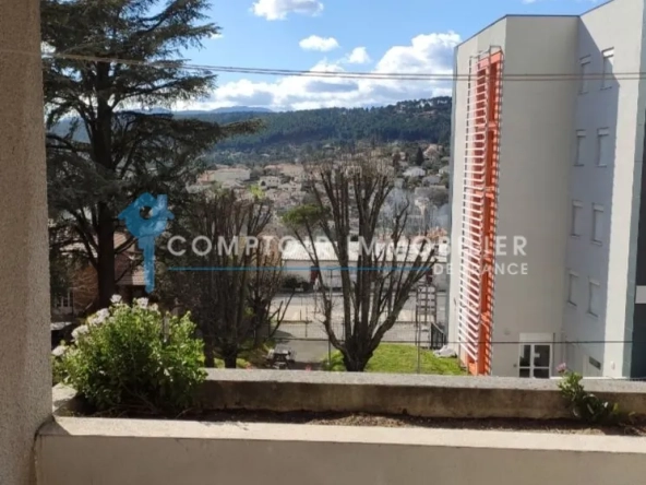Appartement 4 pièces en centre-ville d'Aubenas avec garage et cave