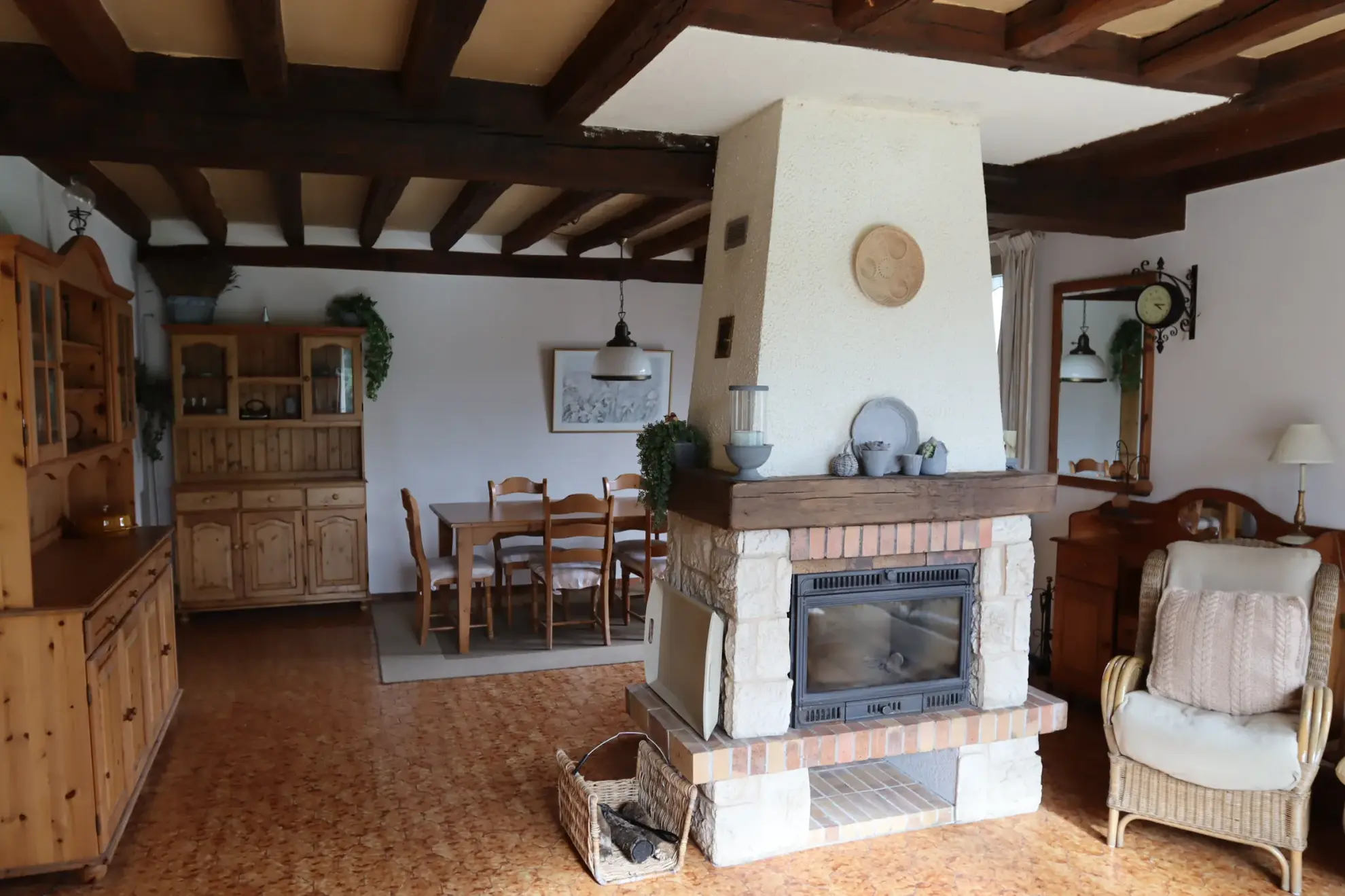 Propriété familiale avec potentiel locatif et chalet sur terrain de 5760 m² à Ainay-le-Château 