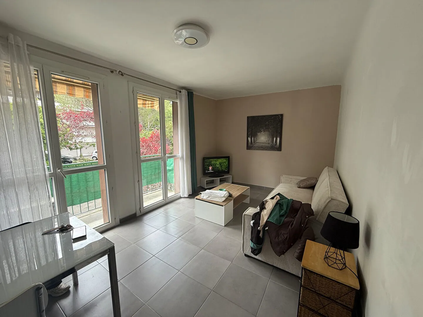 Appartement rénové de 67 m² à Aix-en-Provence avec balcon et cave 