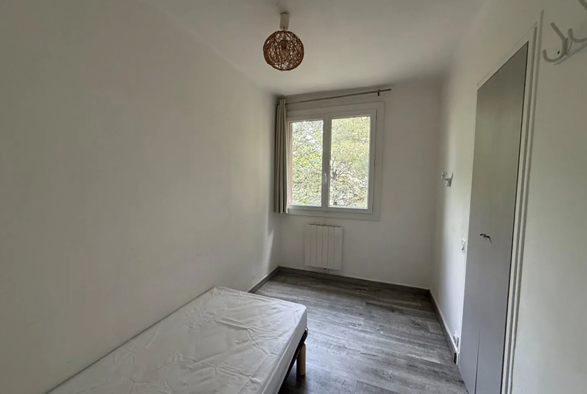 Appartement rénové de 67 m² à Aix-en-Provence avec balcon et cave 