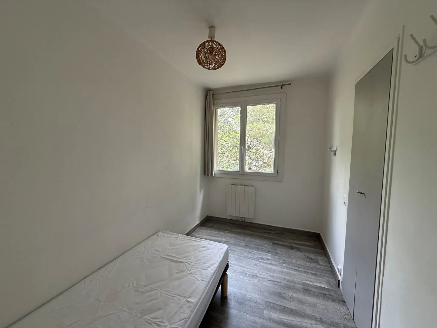 Appartement rénové de 67 m² à Aix-en-Provence avec balcon et cave 