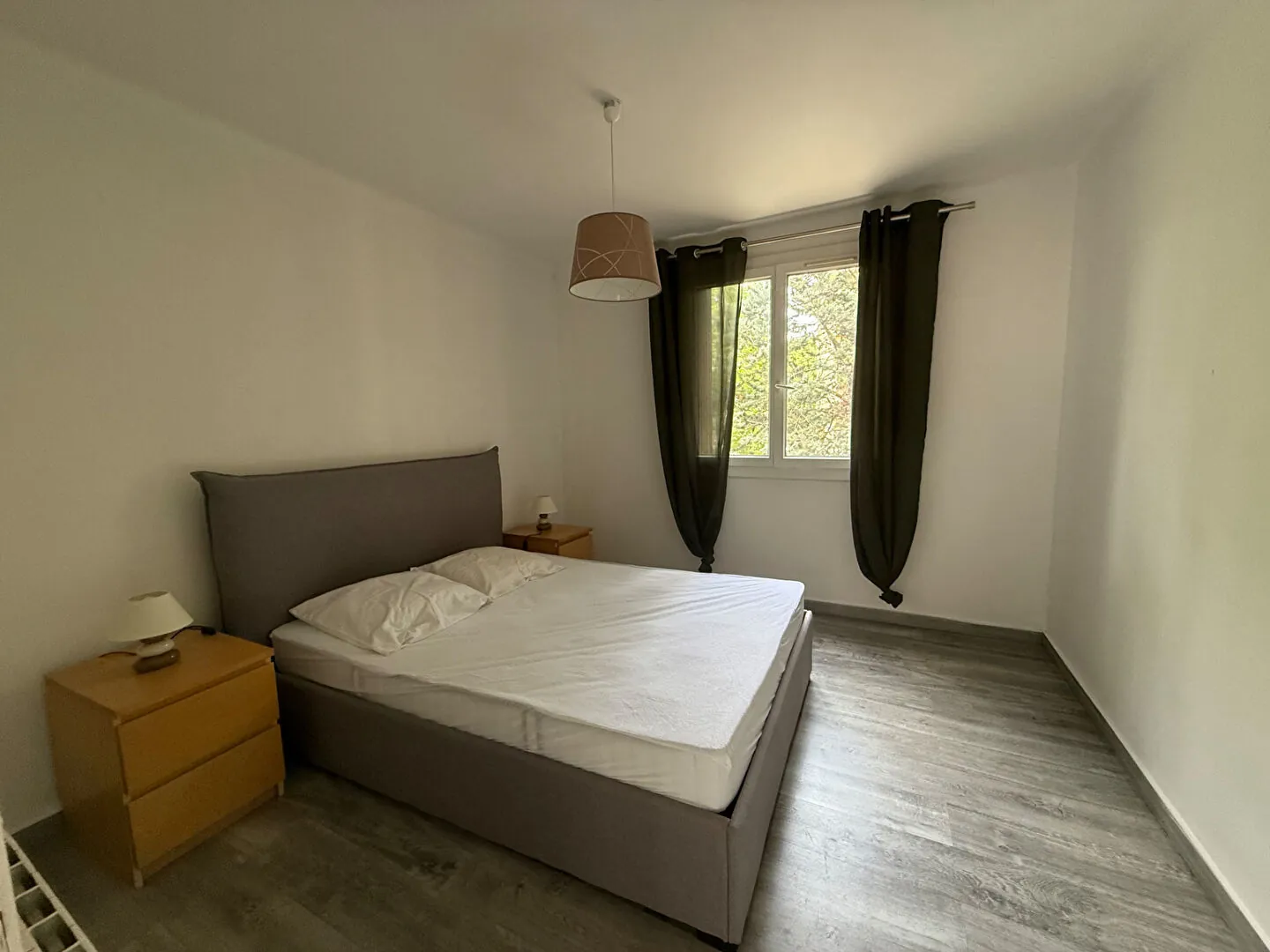 Appartement rénové de 67 m² à Aix-en-Provence avec balcon et cave 