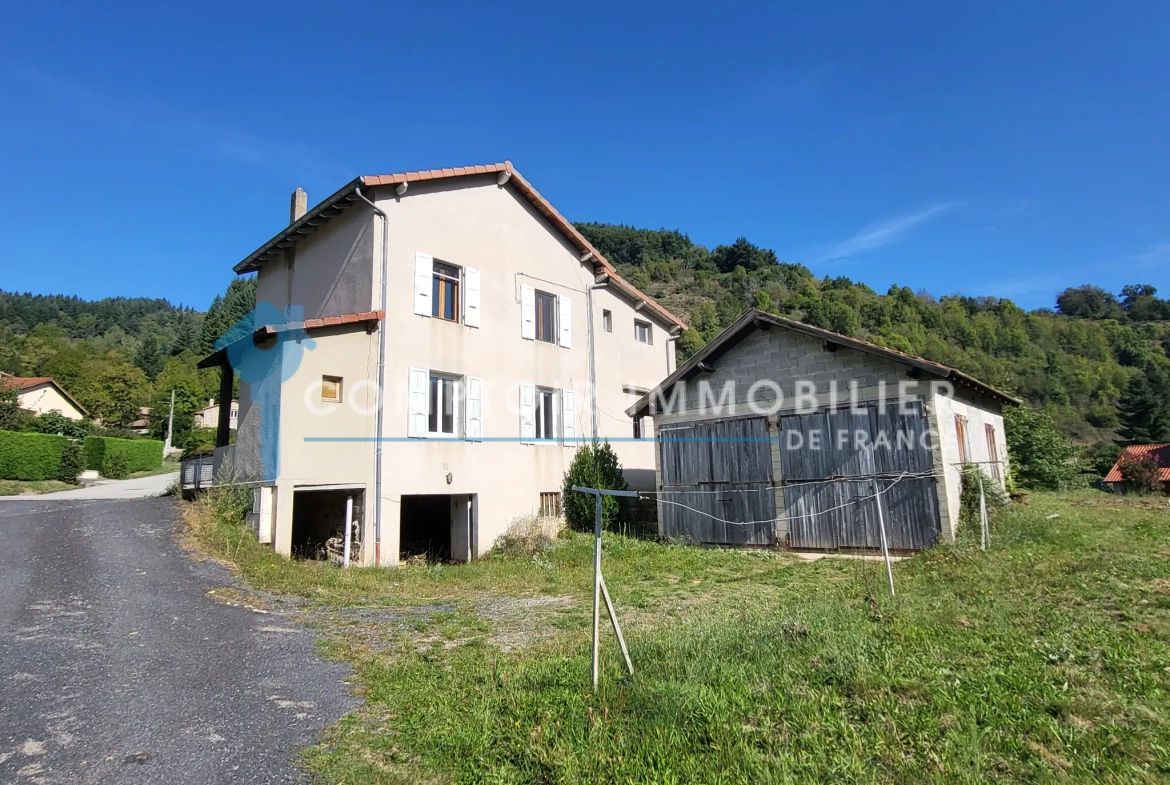 Maison avec deux appartements à vendre à Saint-Martin-de-Valamas, Ardèche 