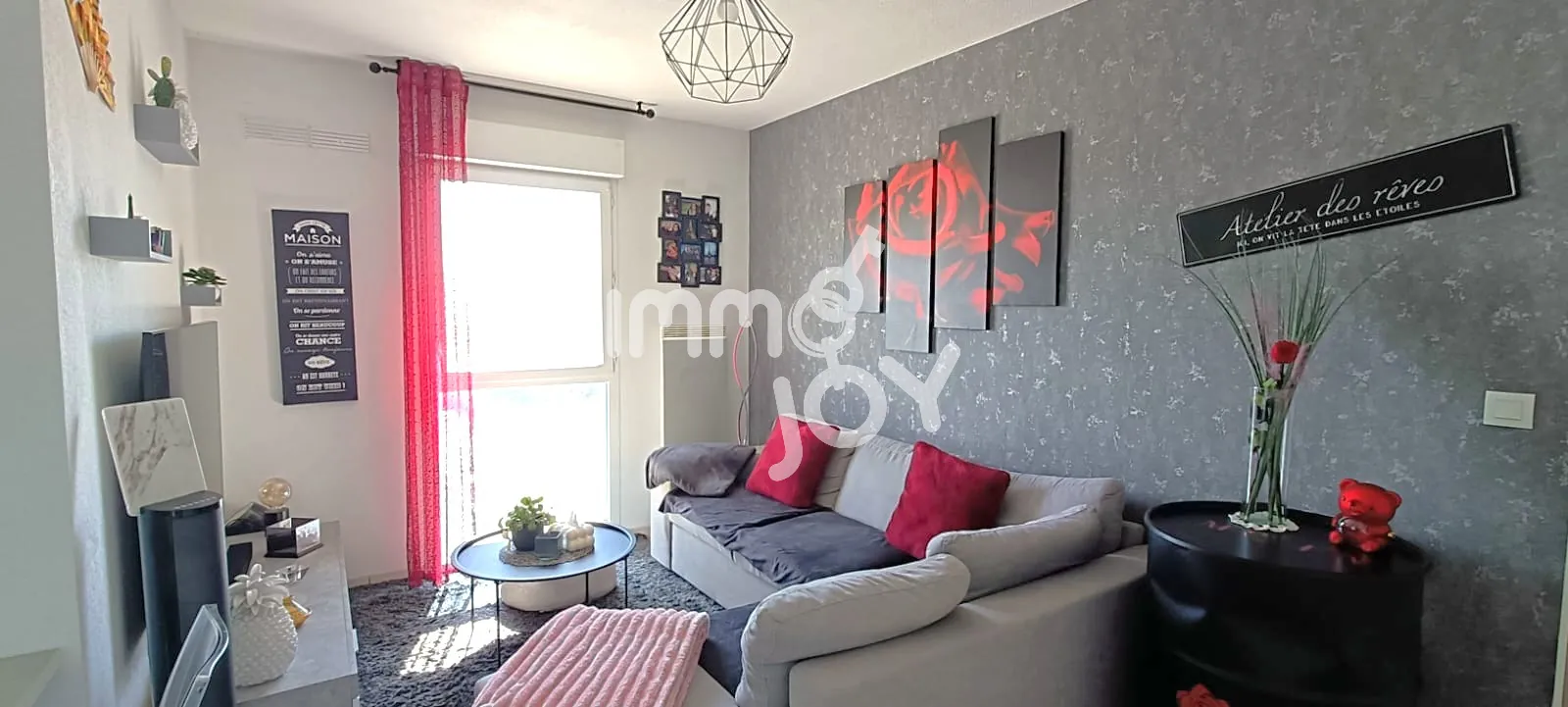 Charmant appartement T2 rénové avec terrasse et parking à Narbonne 
