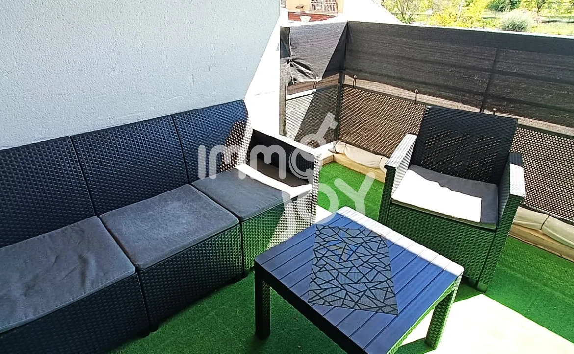 Charmant appartement T2 rénové avec terrasse et parking à Narbonne 
