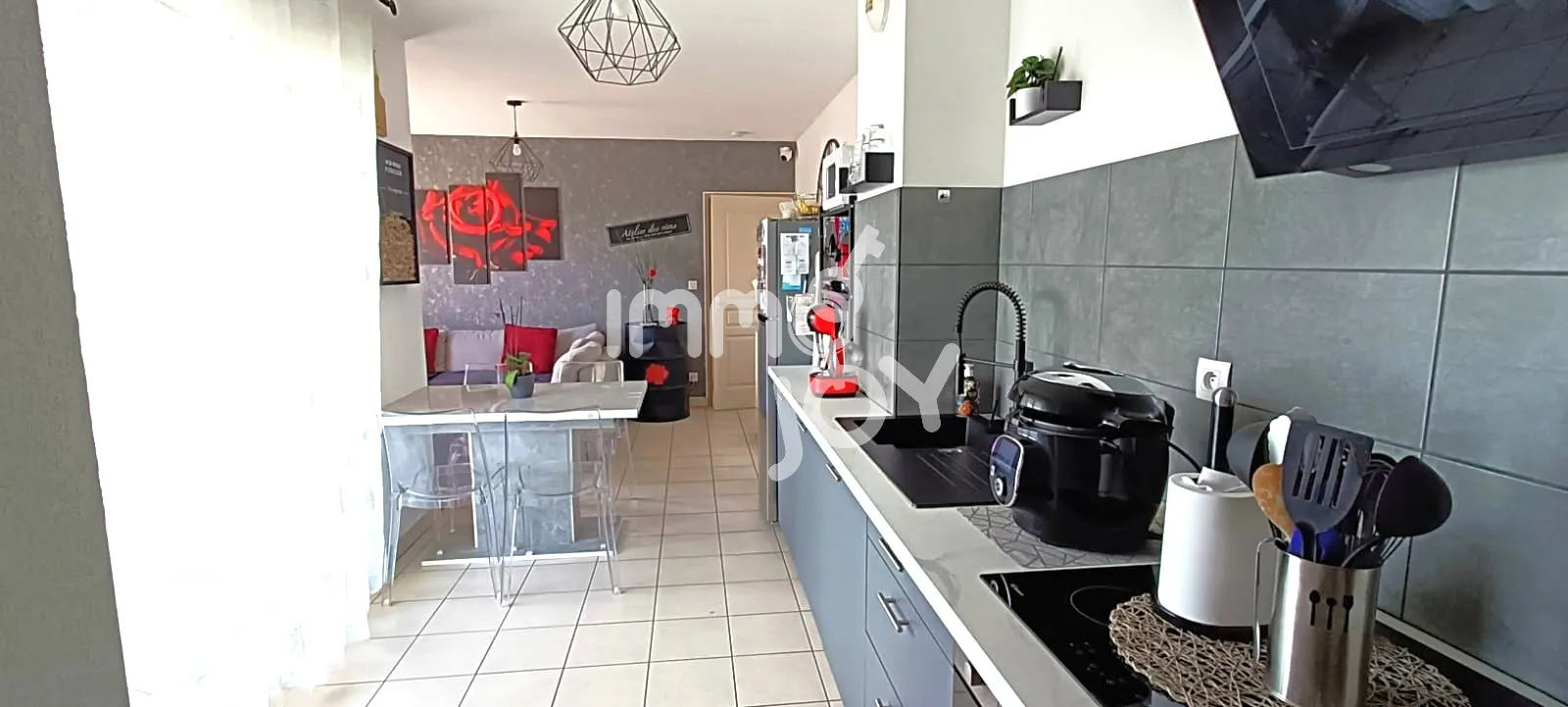 Charmant appartement T2 rénové avec terrasse et parking à Narbonne 