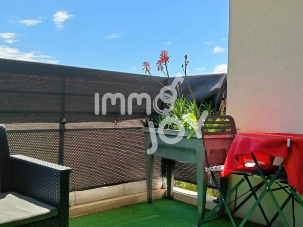 Charmant appartement T2 rénové avec terrasse et parking à Narbonne