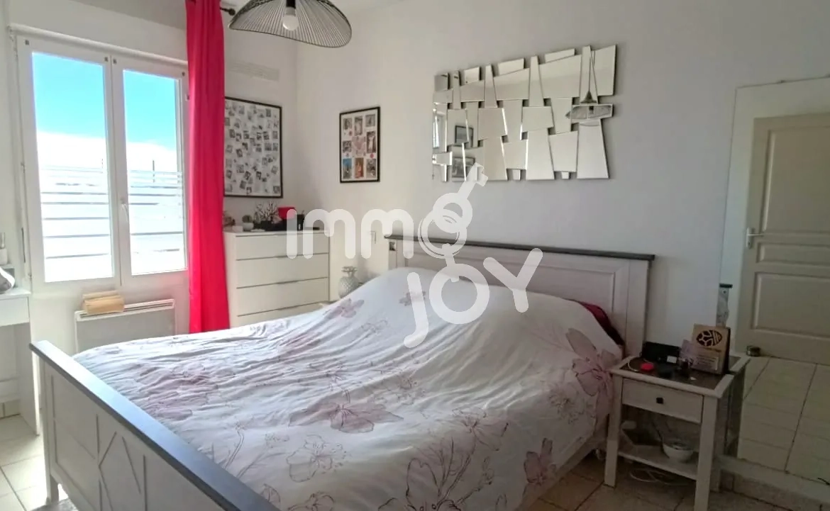 Charmant appartement T2 rénové avec terrasse et parking à Narbonne 