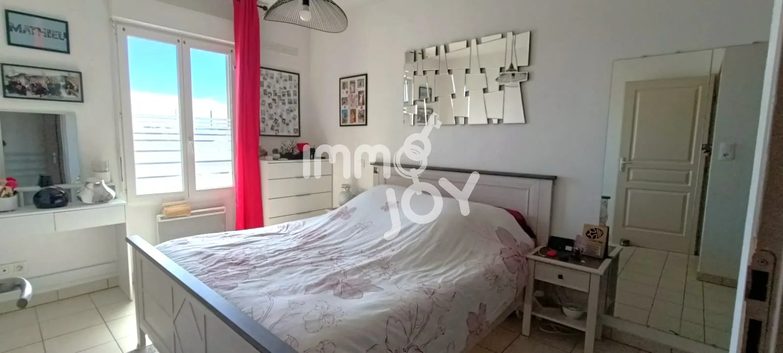Charmant appartement T2 rénové avec terrasse et parking à Narbonne 