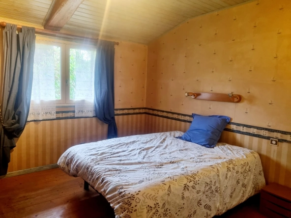 Belle maison à Bazas avec grand jardin et extension à finir 
