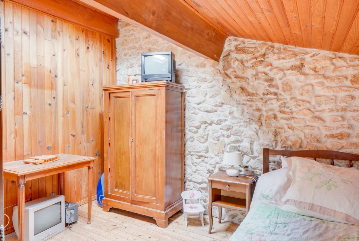 Maison à rénover de 75m² avec garage à Cartelègue 