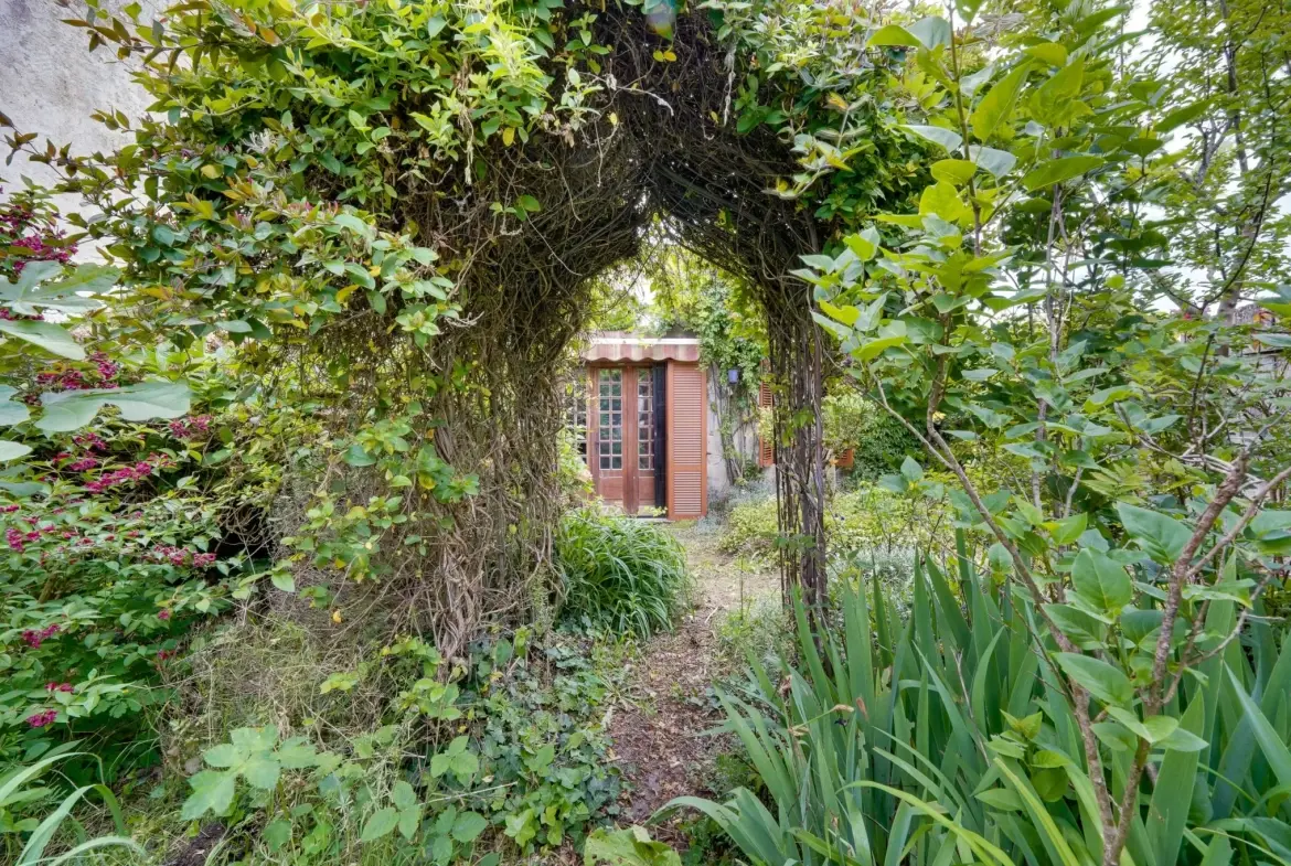 Maison à rénover de 75m² avec garage à Cartelègue 