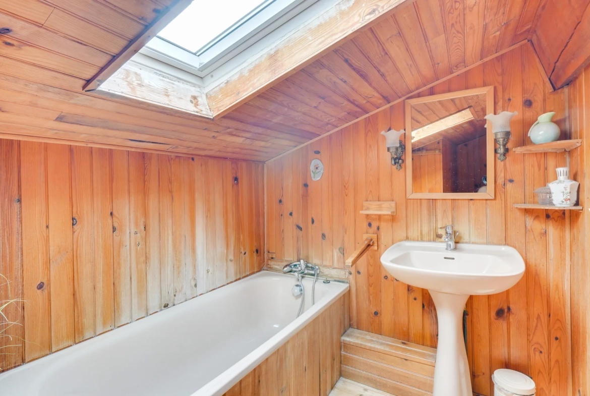 Maison à rénover de 75m² avec garage à Cartelègue 