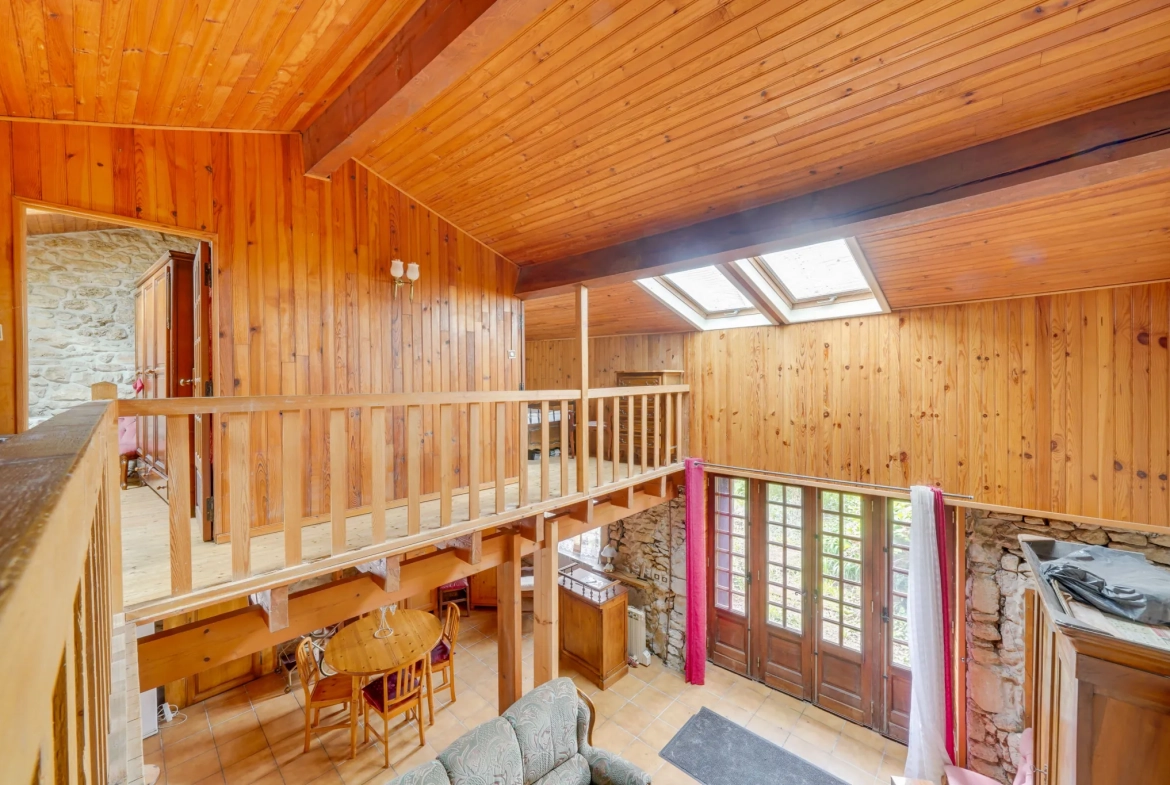 Maison à rénover de 75m² avec garage à Cartelègue 