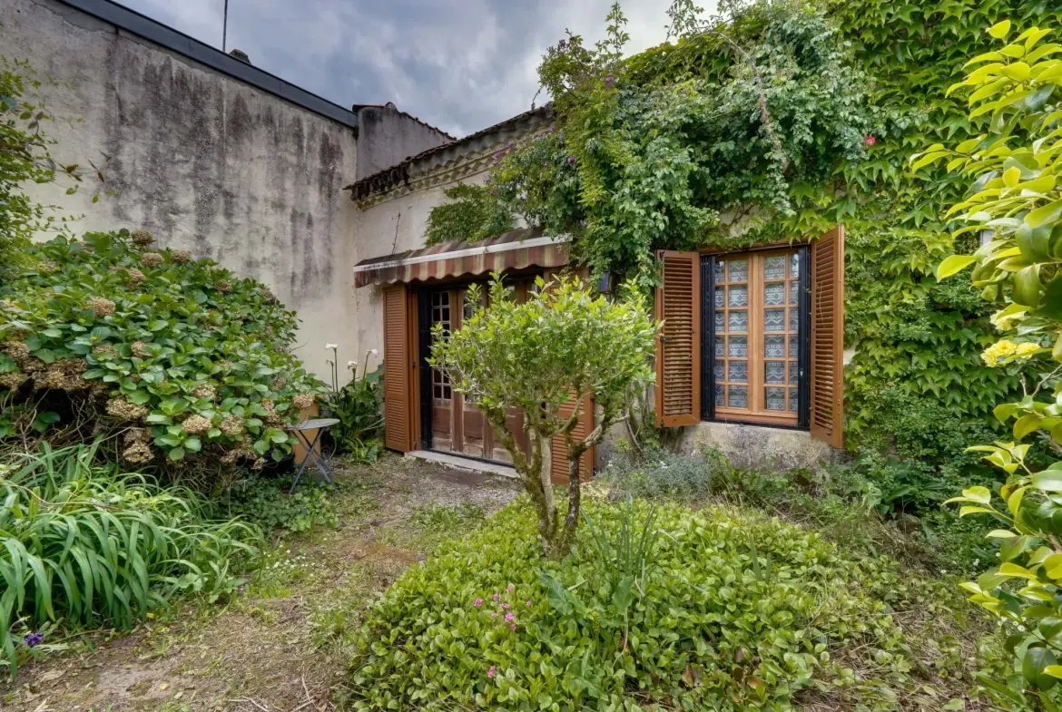 Maison à rénover de 75m² avec garage à Cartelègue 