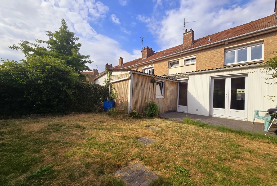 À vendre maison 3 chambres avec jardin à La Chapelle d'Armentières (59930) 