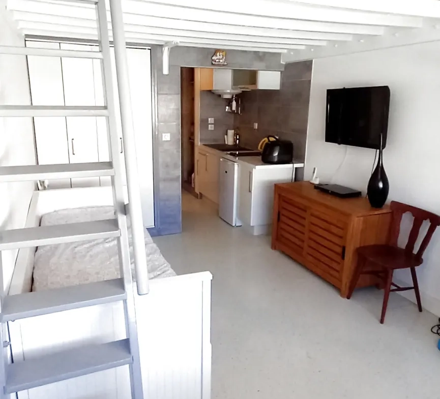 Appartement T1 rénové avec mezzanine à Agde - Opportunité d'investissement 