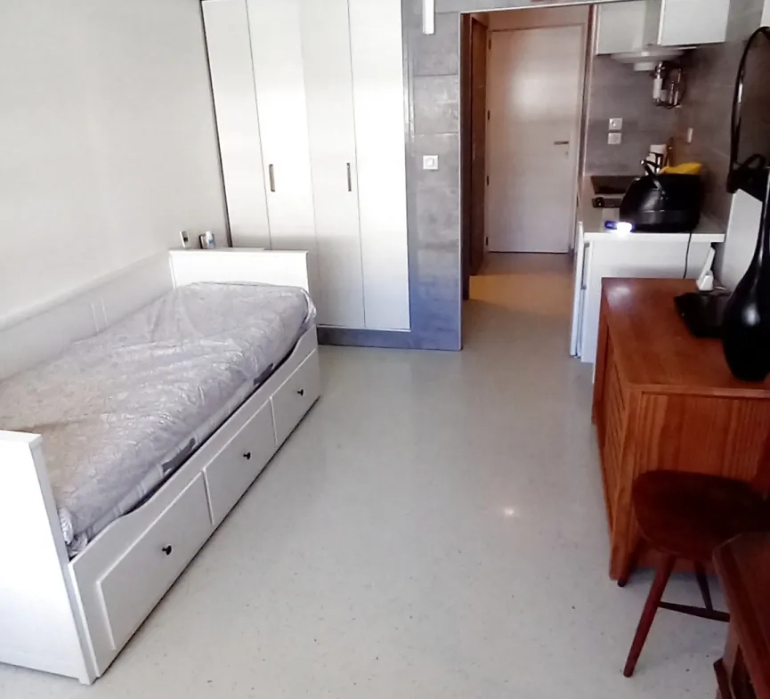 Appartement T1 rénové avec mezzanine à Agde - Opportunité d'investissement 