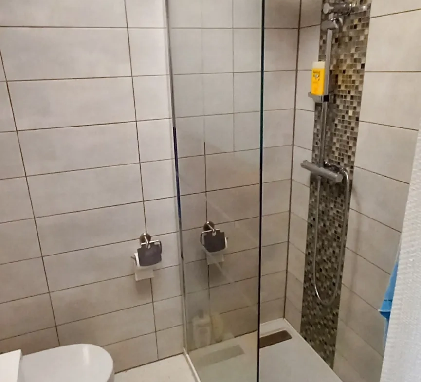 Appartement T1 rénové avec mezzanine à Agde - Opportunité d'investissement 