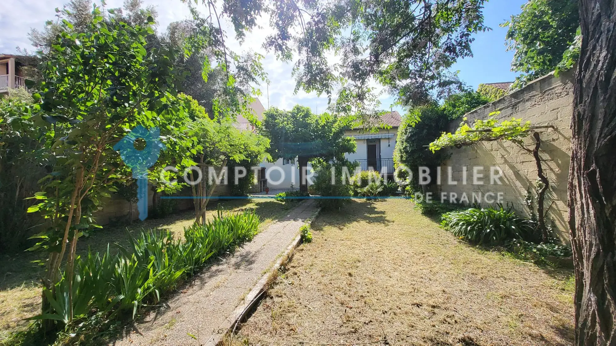 Maison de ville à Nîmes avec jardin, garage et 2 chambres – Secteur Jean Jaurès 