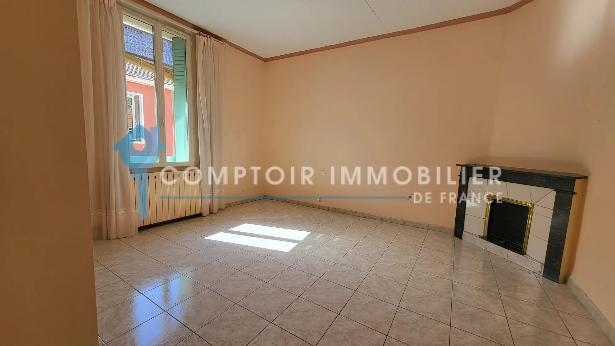 Maison de ville à Nîmes avec jardin, garage et 2 chambres – Secteur Jean Jaurès 