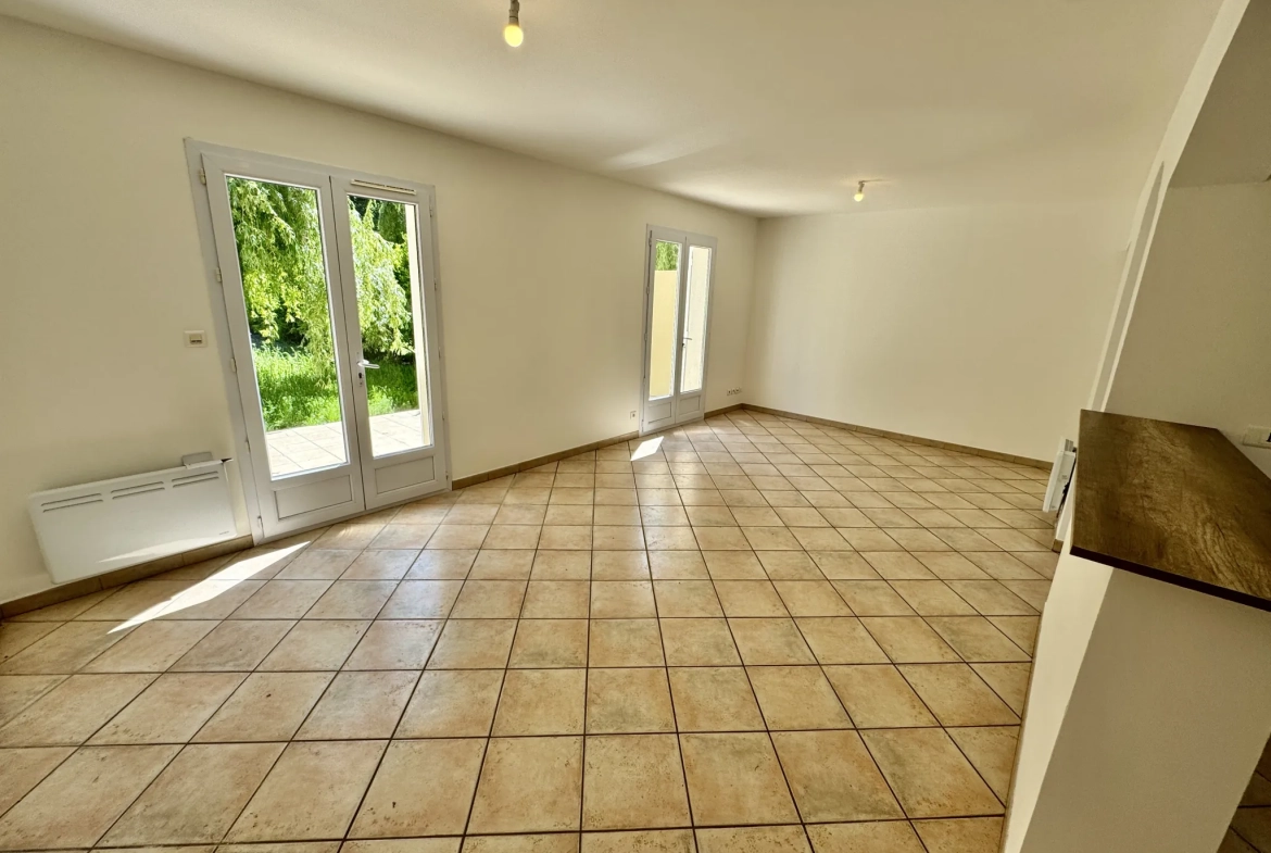 Villa contemporaine rénovée à Camaret-sur-Aigues dans un cadre calme 