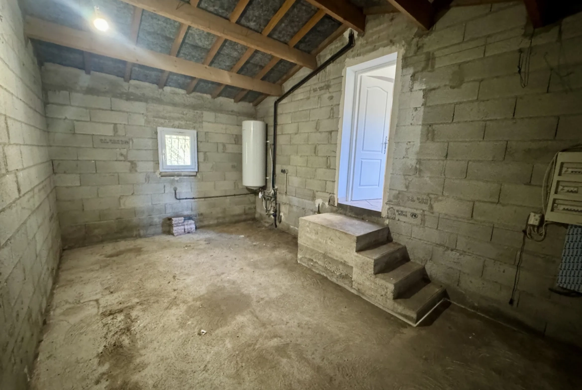 Villa contemporaine rénovée à Camaret-sur-Aigues dans un cadre calme 